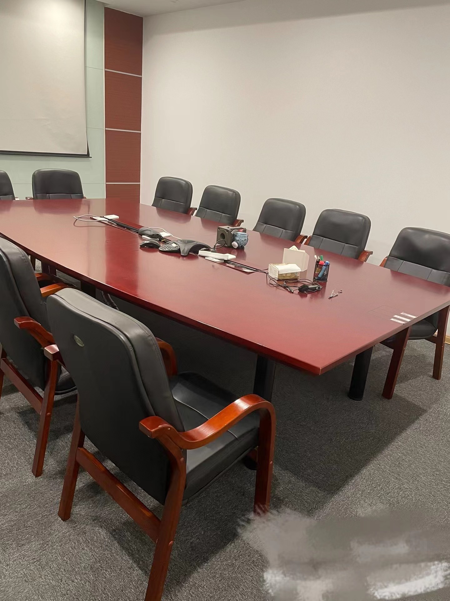 长期回收各种会议桌椅，各类型办公家具