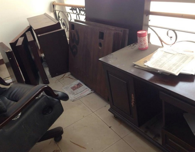 大小班台回收，前台桌、洽谈桌培训桌